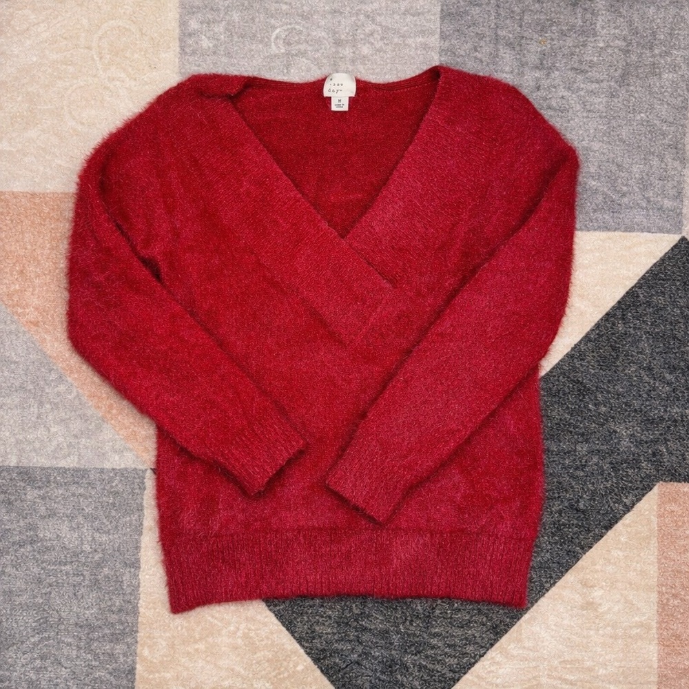 ❤️ A New Day Red Fuzzy V-Neck Sweater | Women’s Medium ❤️